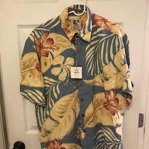 Men’s Hawaiian 🌺 shirt.